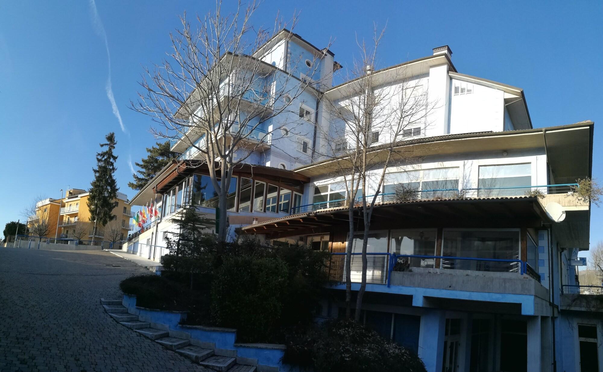 Hotel Azzurro L'Aquila Exterior photo